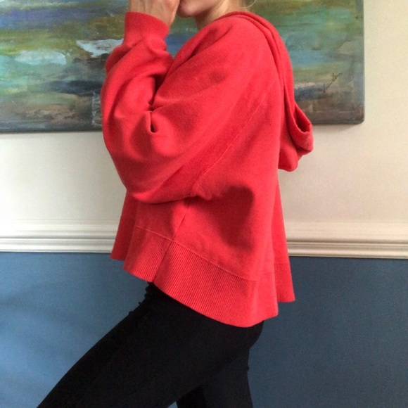 Cropped Red Sweatshirt - Picture 2 of 5